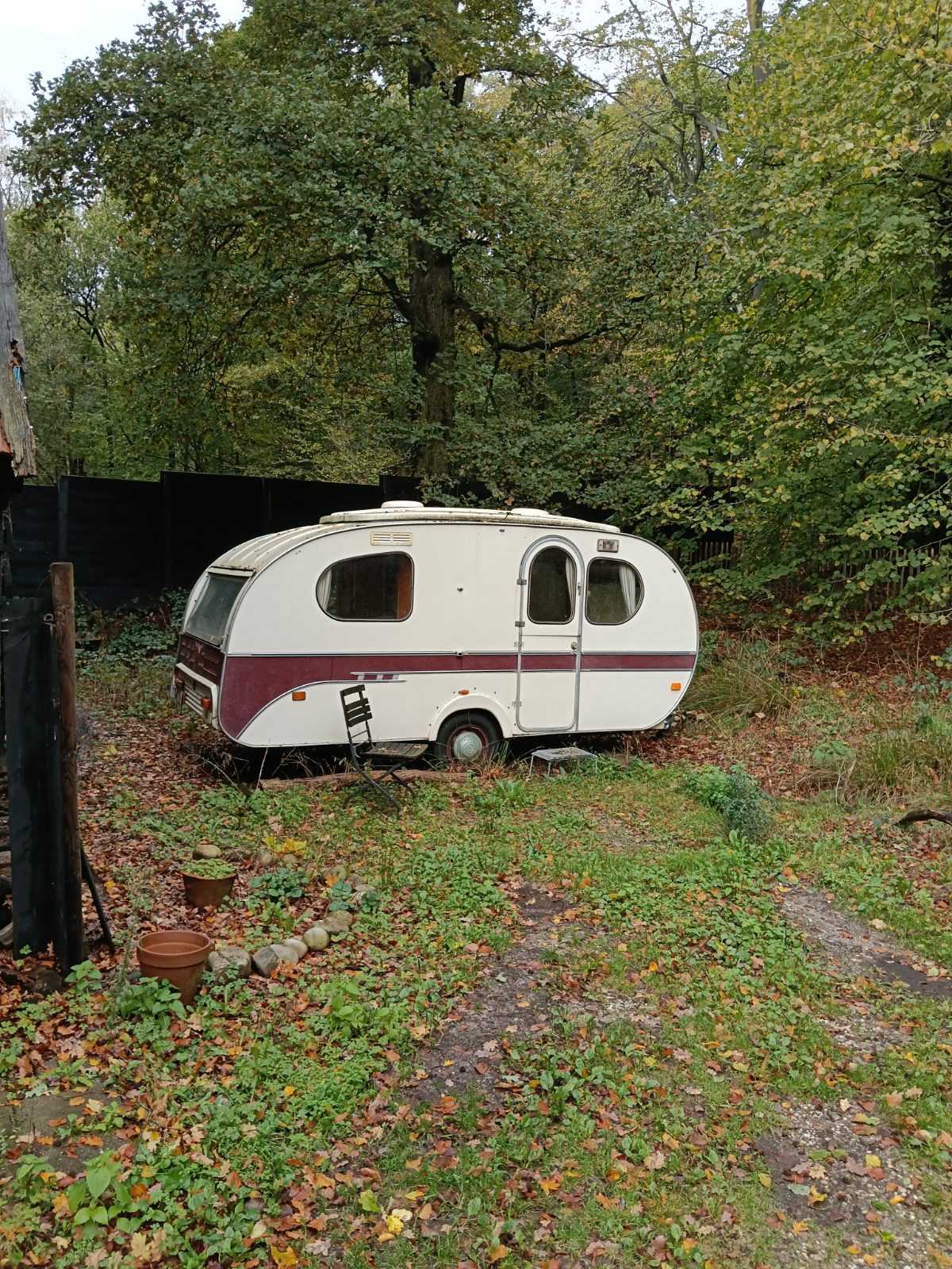 Gezocht: binnenstalling voor mooie oude caravan